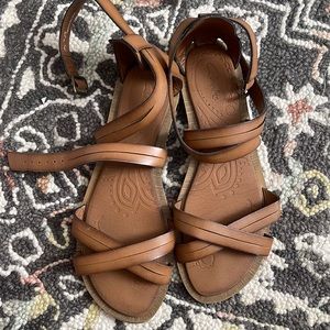 CLARKS SANDALS